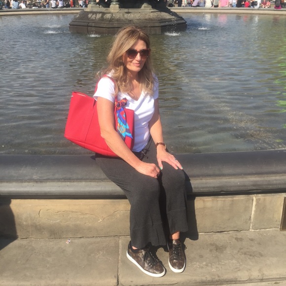 My style is polished with an edge!!! - Picture 3 of 7